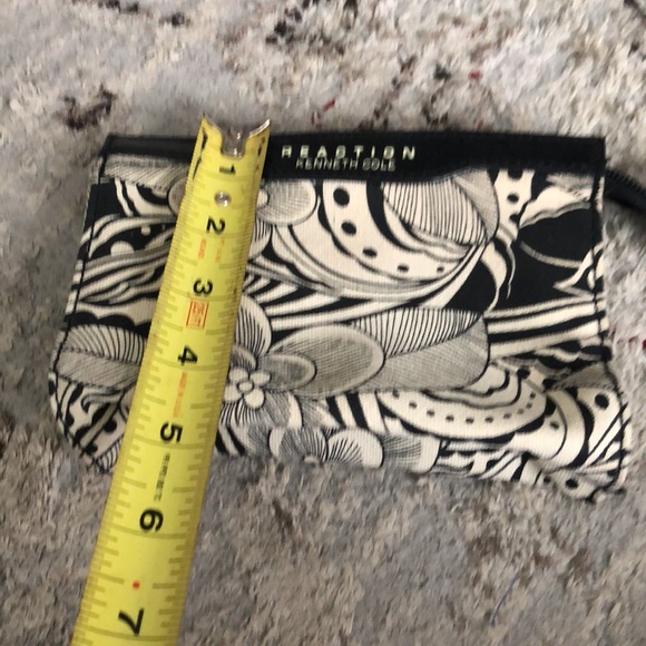 REACTION KENNETH COLE 5 PCS COSMETIC AND JEWELRY BAGS - Picture 14 of 15